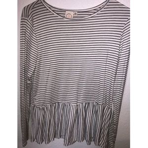 Long sleeve maternity shirt